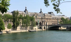 View of the banks of the River Seine with the Louvre Museum in the background © Apur