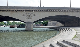 Steps under the bridge - Pont de l’Iéna © Apur