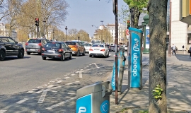 Bornes de recharges pour voitures électriques, bld de la Bastille © Apur - JC Bonijol