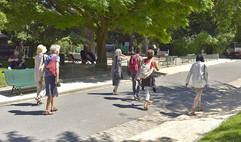 Promeneurs dans le parc Montsouris, Paris 14e © Apur - David Boureau