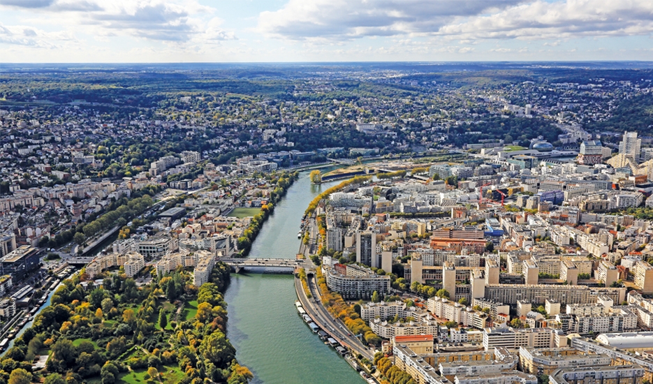 Vue aérienne de Boulogne-Billancourt et de l’Ile Saint-Louis depuis Issy-les-Moulineaux © Jacques Leroy - Mairie de Paris