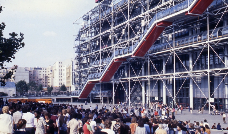 Beaubourg - George Pompidou Centre and its esplanade in the 1970s  © Apur