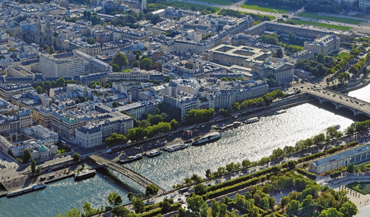 Vue aérienne sur Paris © ph.guignard@air-images.net