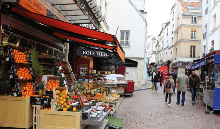 Parisian shops, rue Mouffetard, Paris 5th district © Apur