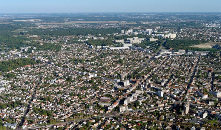 Vue sur Livry-Gargan avec en perspective les villes de Clichy-Sous-Bois et Montfermeil © Ph.guignard@air-images.net