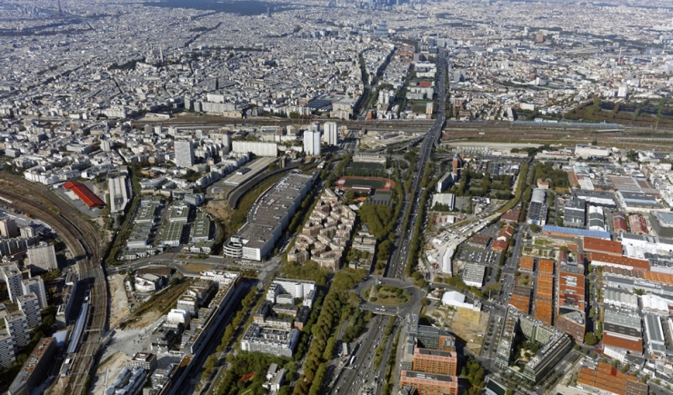 Aerial view of 18th district city gates “Portes du 18e”, seen from Porte d’Aubervilliers © ph.guignard@air-images.net