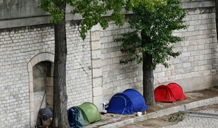 Tentes de personnes sans abri sur les quais, Paris © Apur
